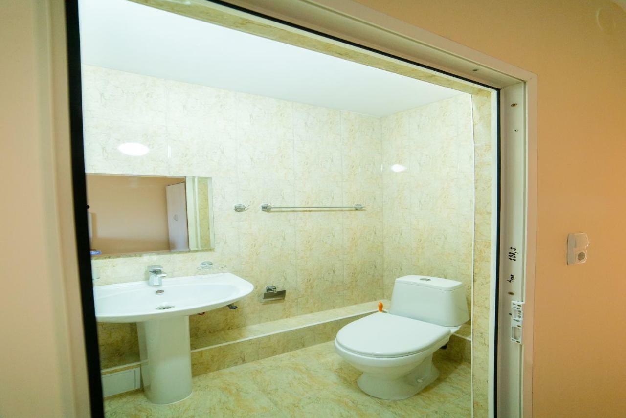 Hotel 224 Almaty Esterno foto