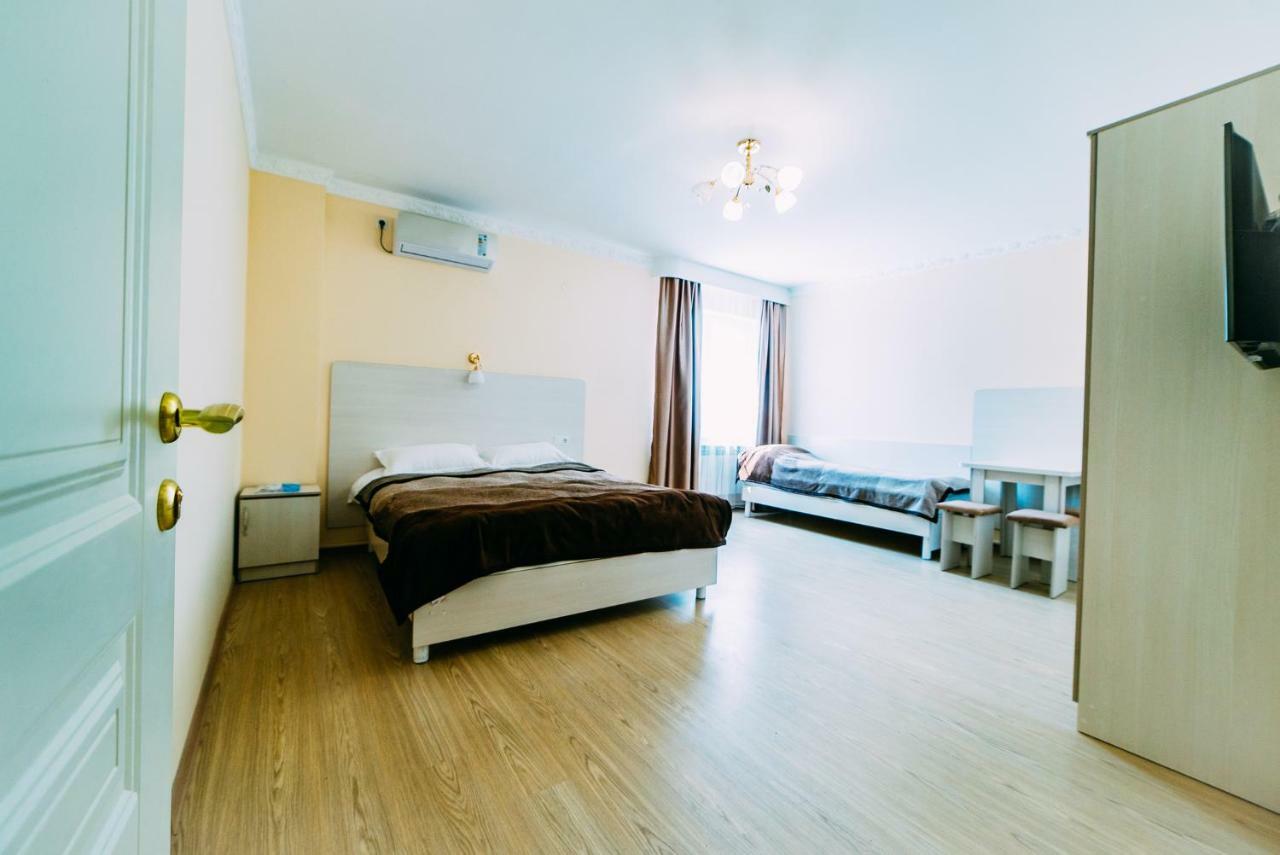 Hotel 224 Almaty Esterno foto